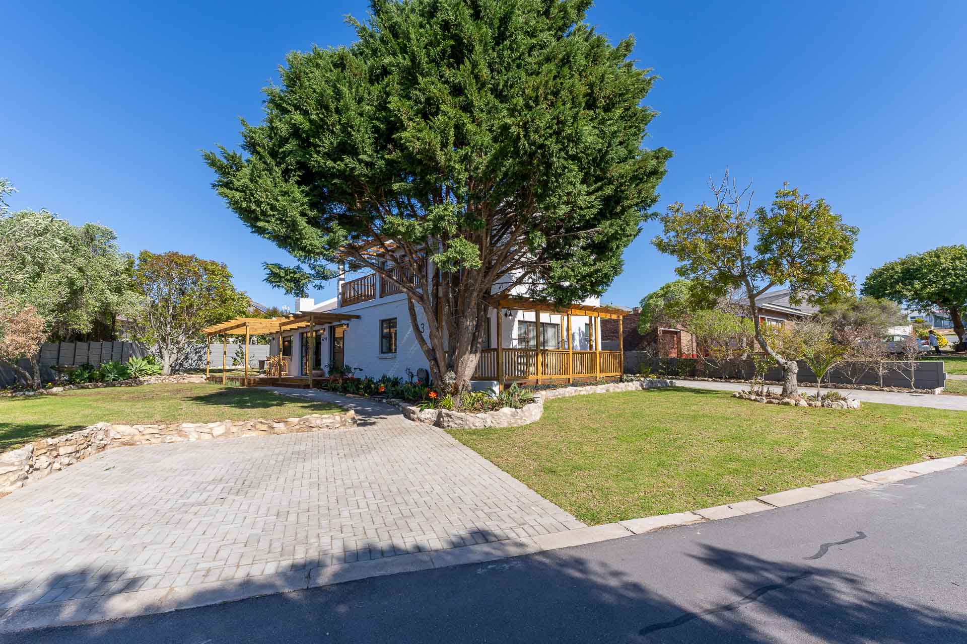 4 Bedroom Property for Sale in Stilbaai Wes Western Cape